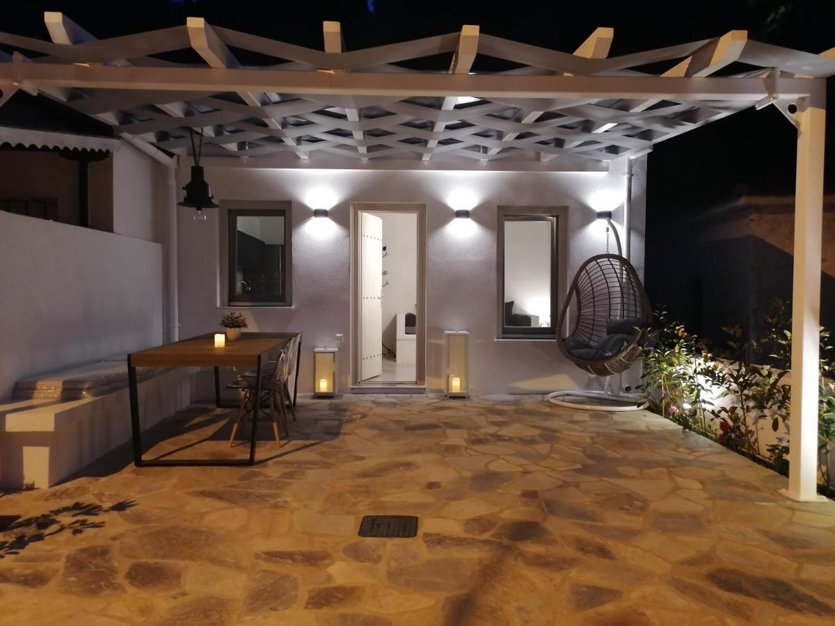 Yalos Luxury Home Agioi Saranta Exterior photo