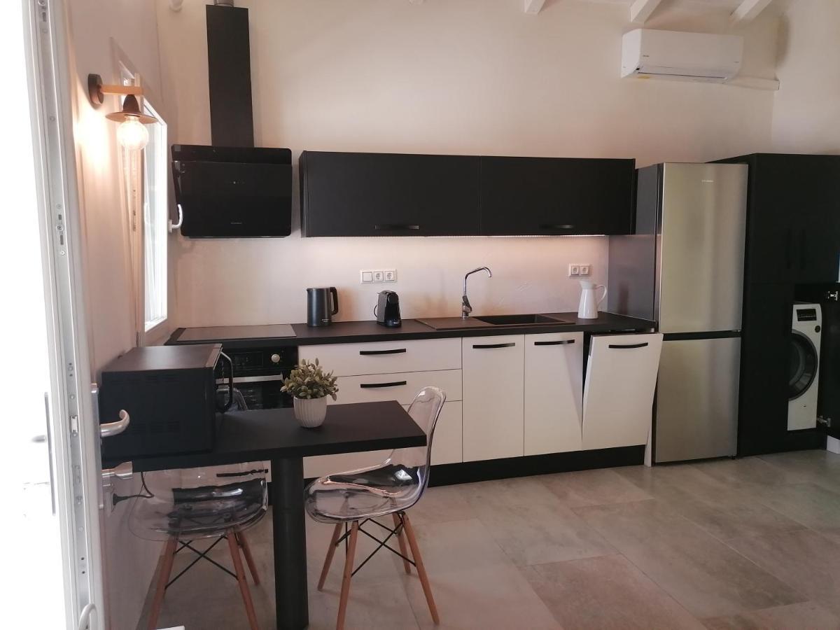Yalos Luxury Home Agioi Saranta Exterior photo