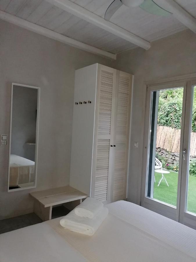 Yalos Luxury Home Agioi Saranta Exterior photo