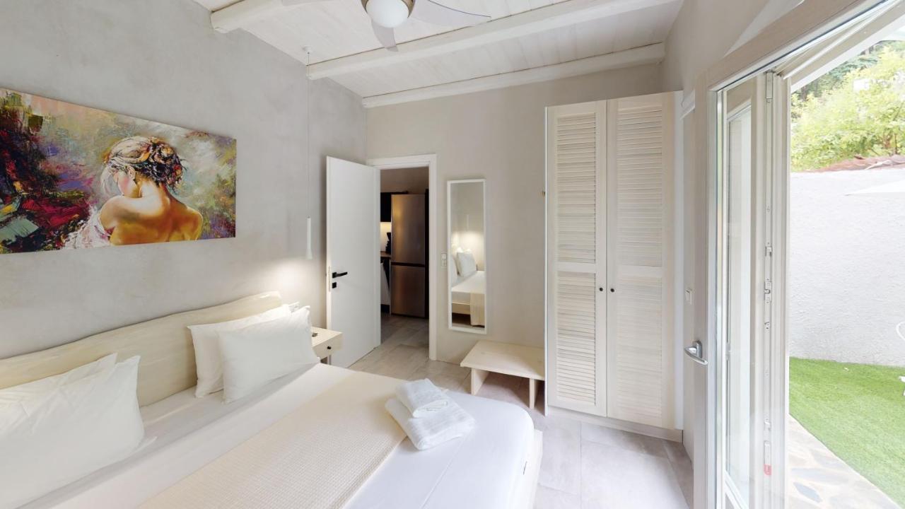 Yalos Luxury Home Agioi Saranta Exterior photo