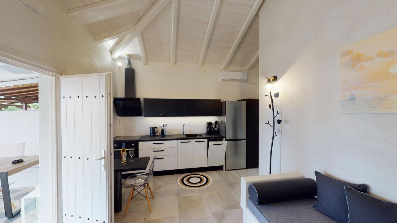 Yalos Luxury Home Agioi Saranta Exterior photo